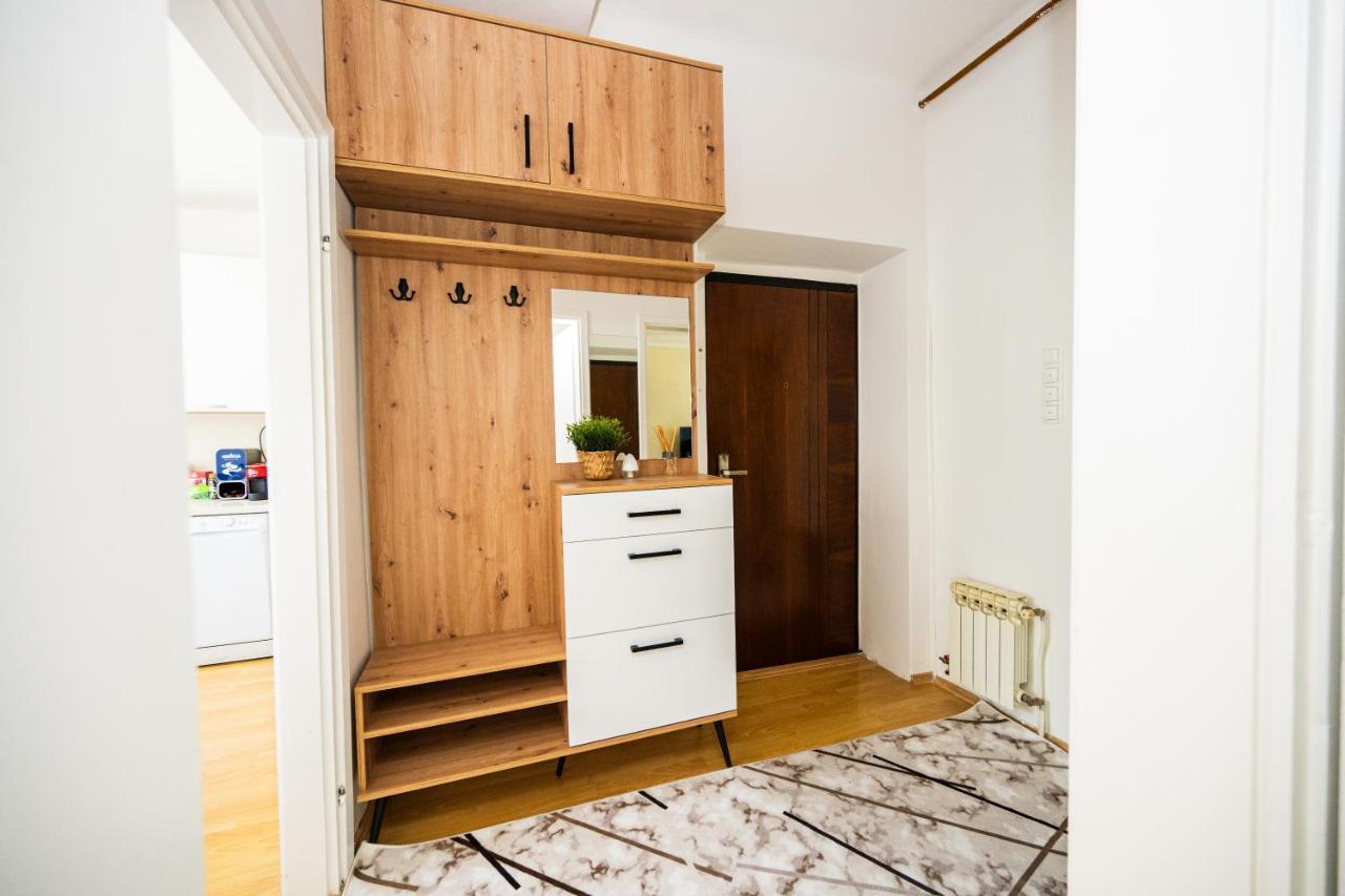 Cozy One-Bedroom Apartment Near City Center SJJ Extérieur photo