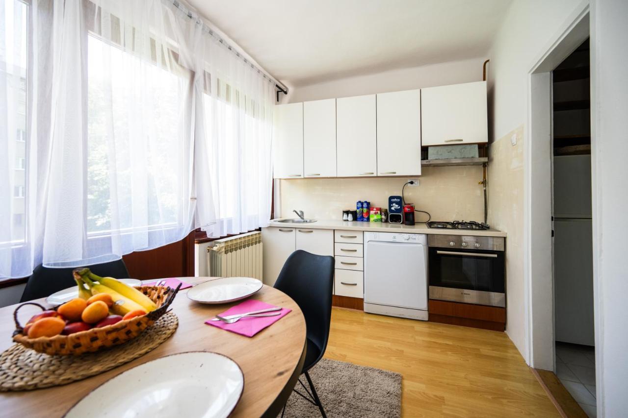 Cozy One-Bedroom Apartment Near City Center SJJ Extérieur photo